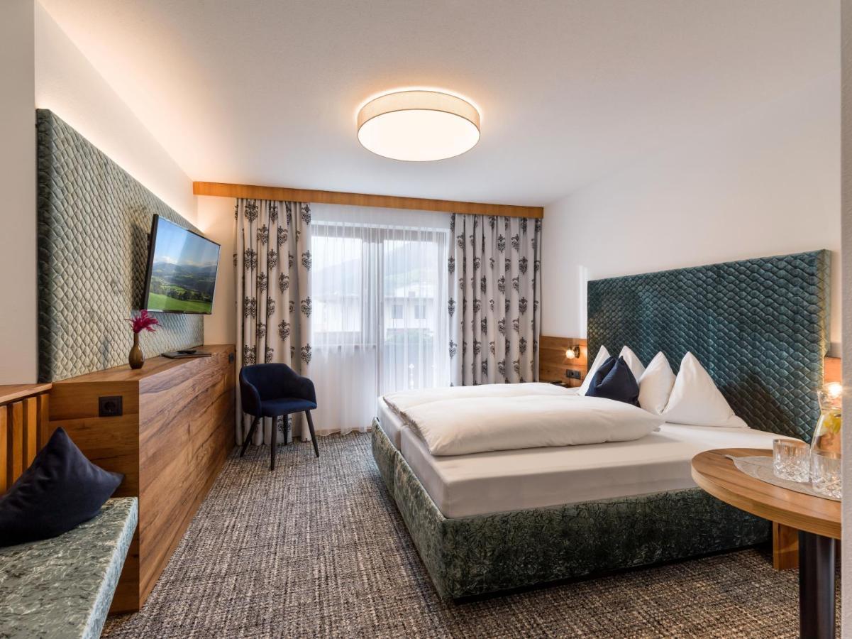 Hotel Landhaus Zillertal Fuegen Ngoại thất bức ảnh