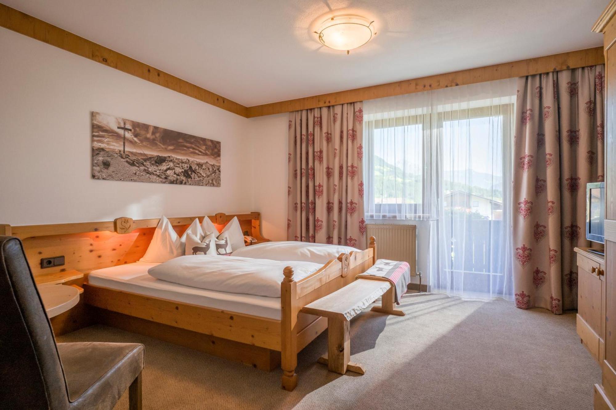 Hotel Landhaus Zillertal Fuegen Ngoại thất bức ảnh