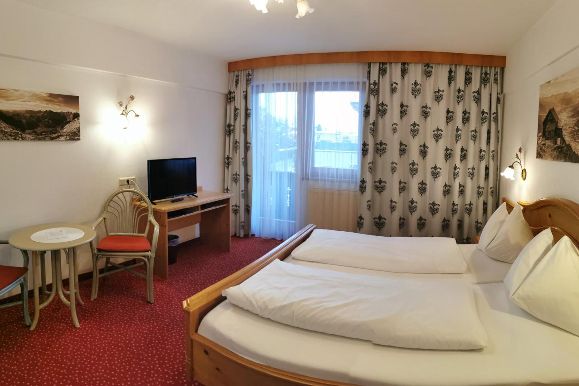 Hotel Landhaus Zillertal Fuegen Ngoại thất bức ảnh